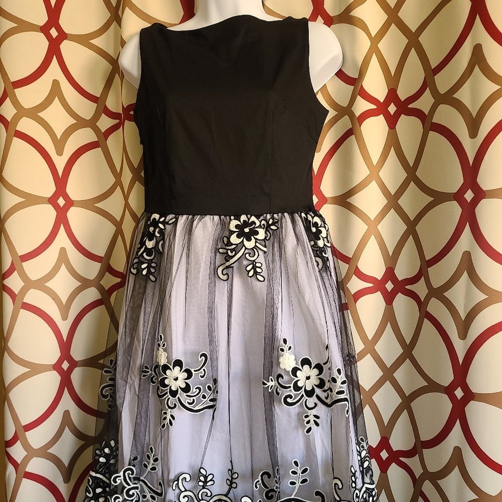 NWT Sucrefas Black Floral Sleeveless Fit & Flare Dress